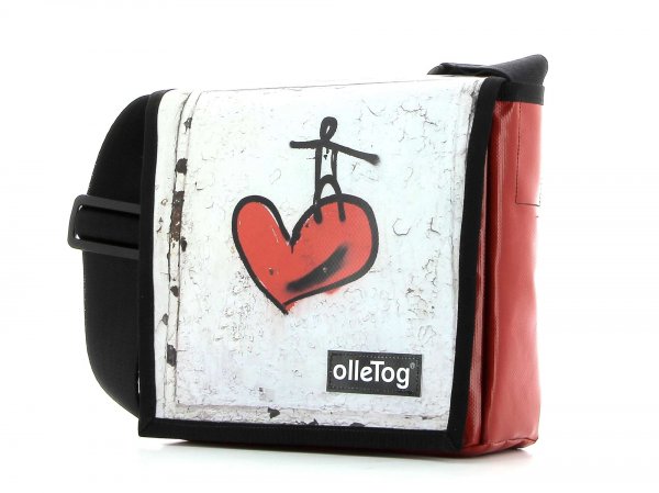 Messenger bag Glurns Kranzelstein heart, red, white, wall