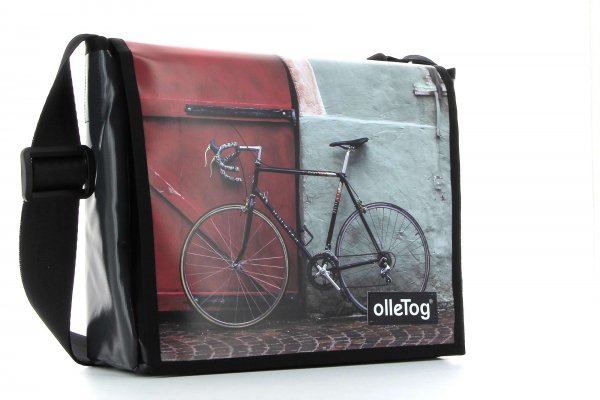 Messenger bag Bruneck Zara racing bicycle, red door, pavement cubes