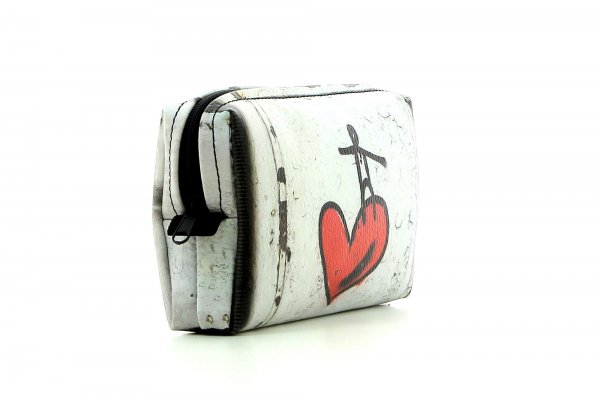 Cosmetic bag Steinegg Kranzelstein heart, red, white, wall